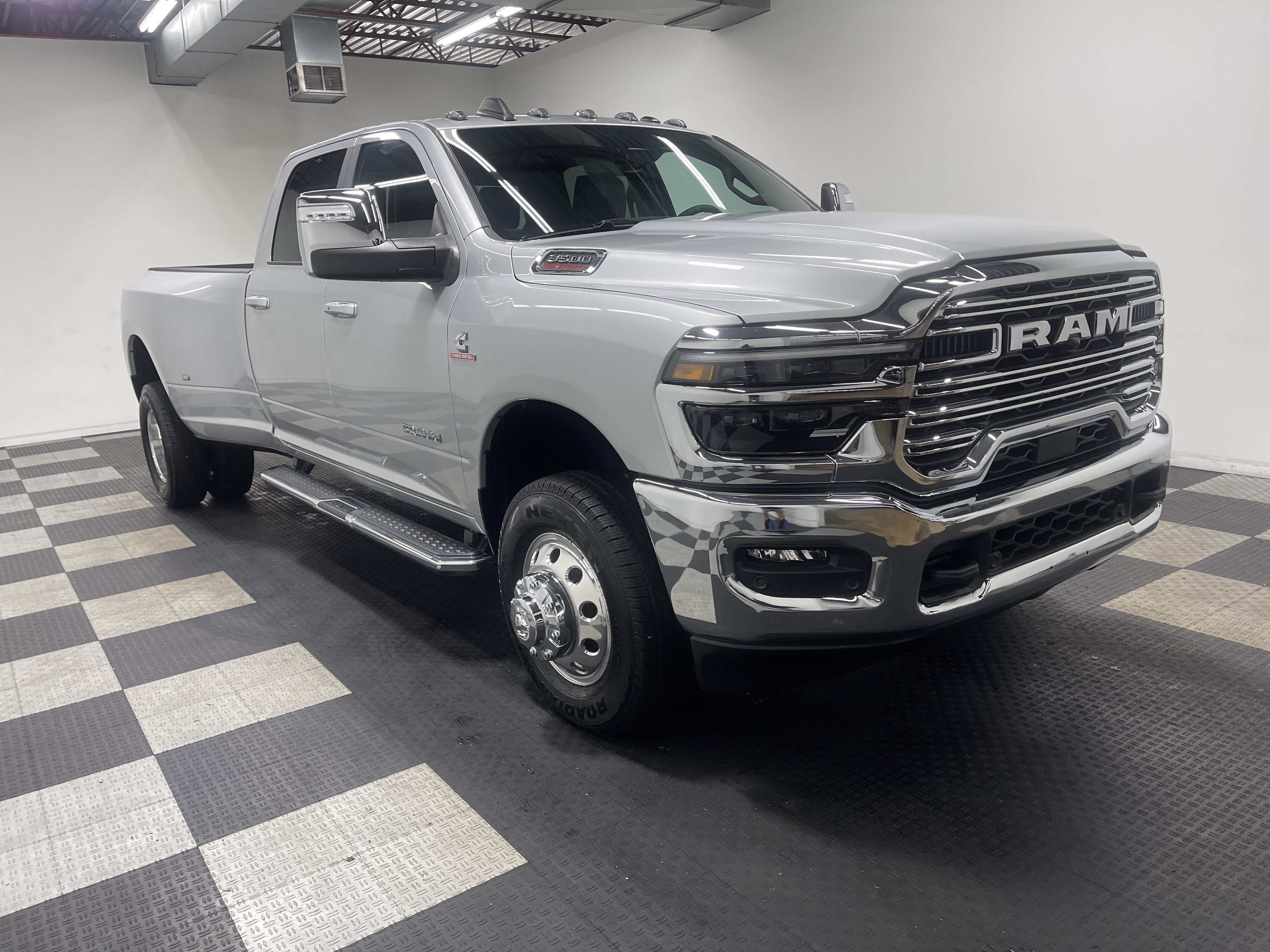 2026 RAM Ram 3500 RAM 3500 LARAMIE CREW CAB 4X4 8' BOX