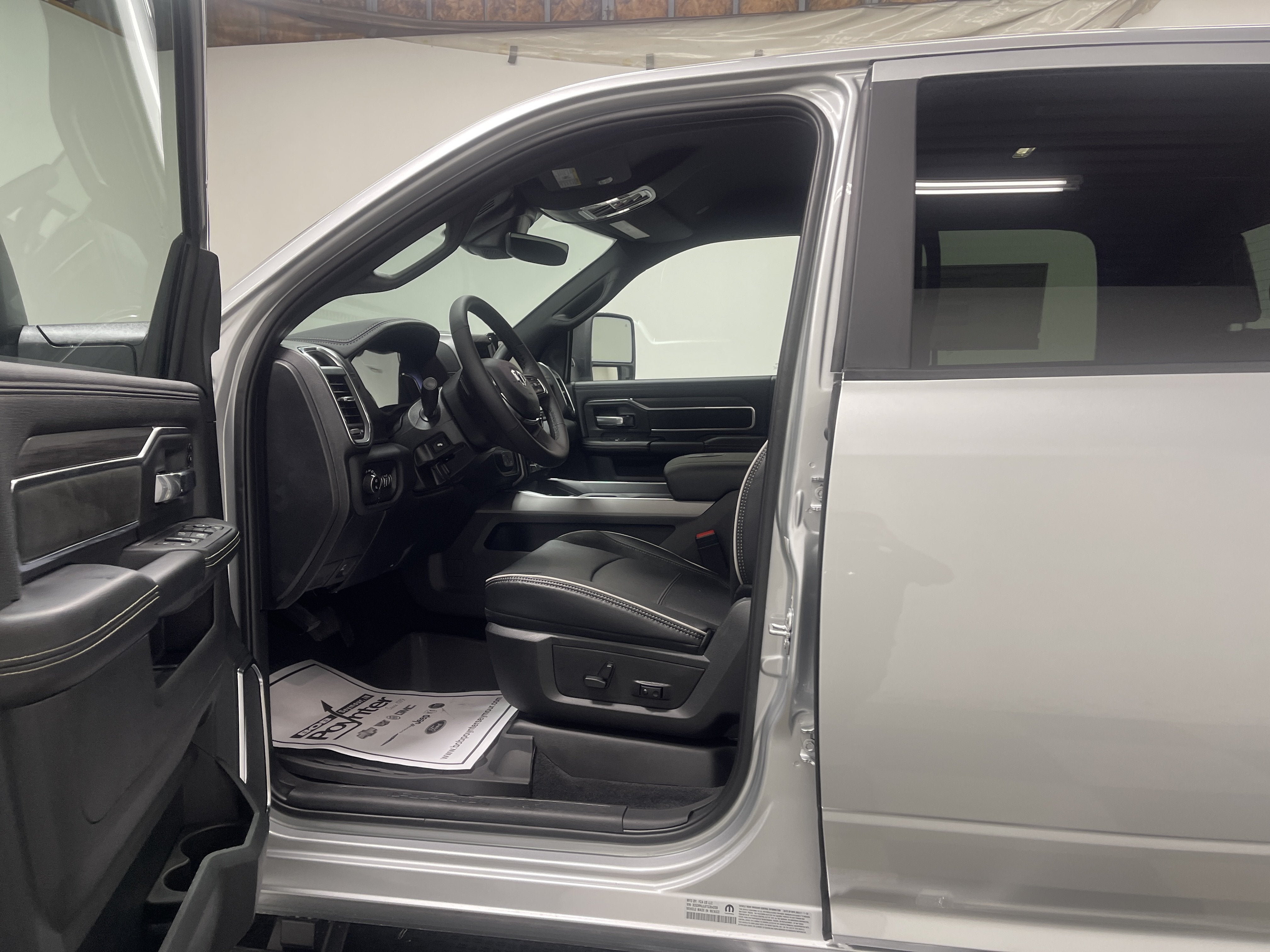 2026 RAM Ram 3500 RAM 3500 LARAMIE CREW CAB 4X4 8' BOX