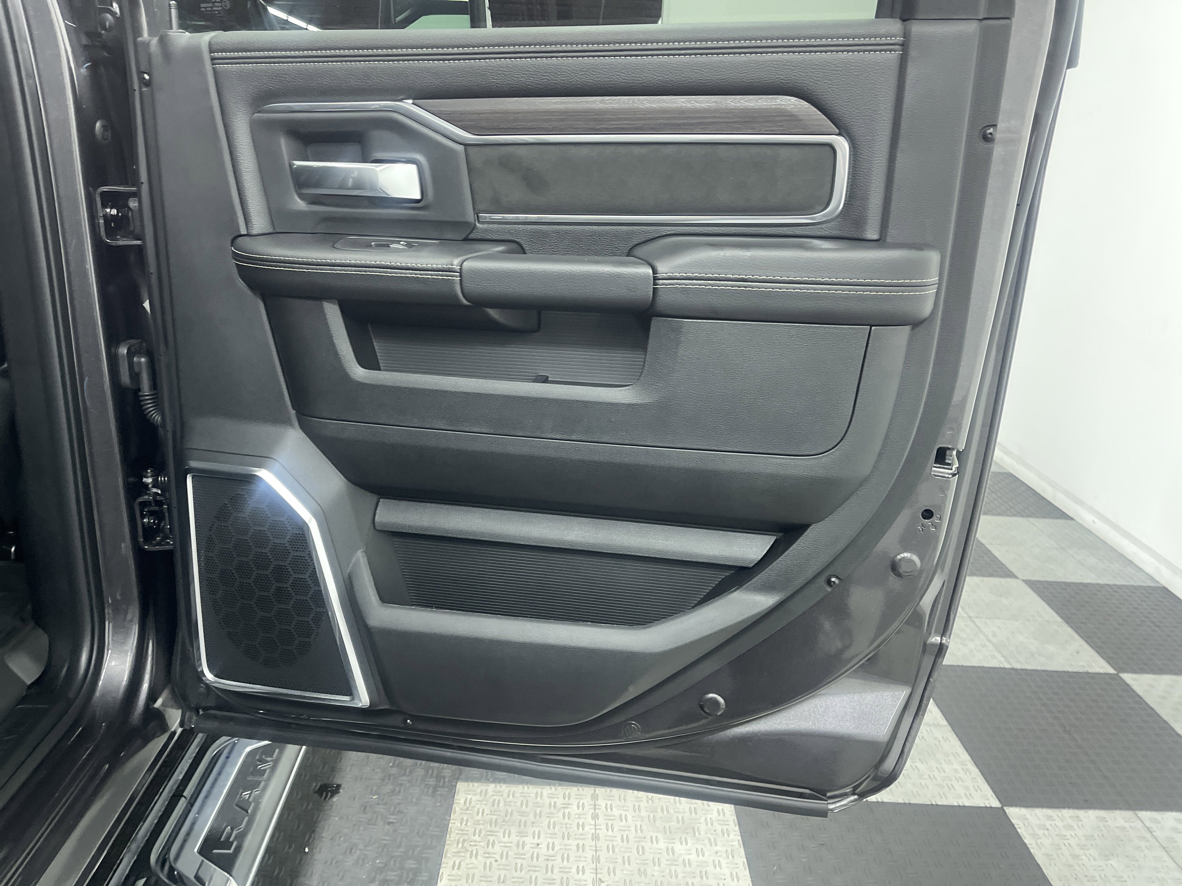 2026 RAM Ram 3500 RAM 3500 LARAMIE CREW CAB 4X4 8' BOX