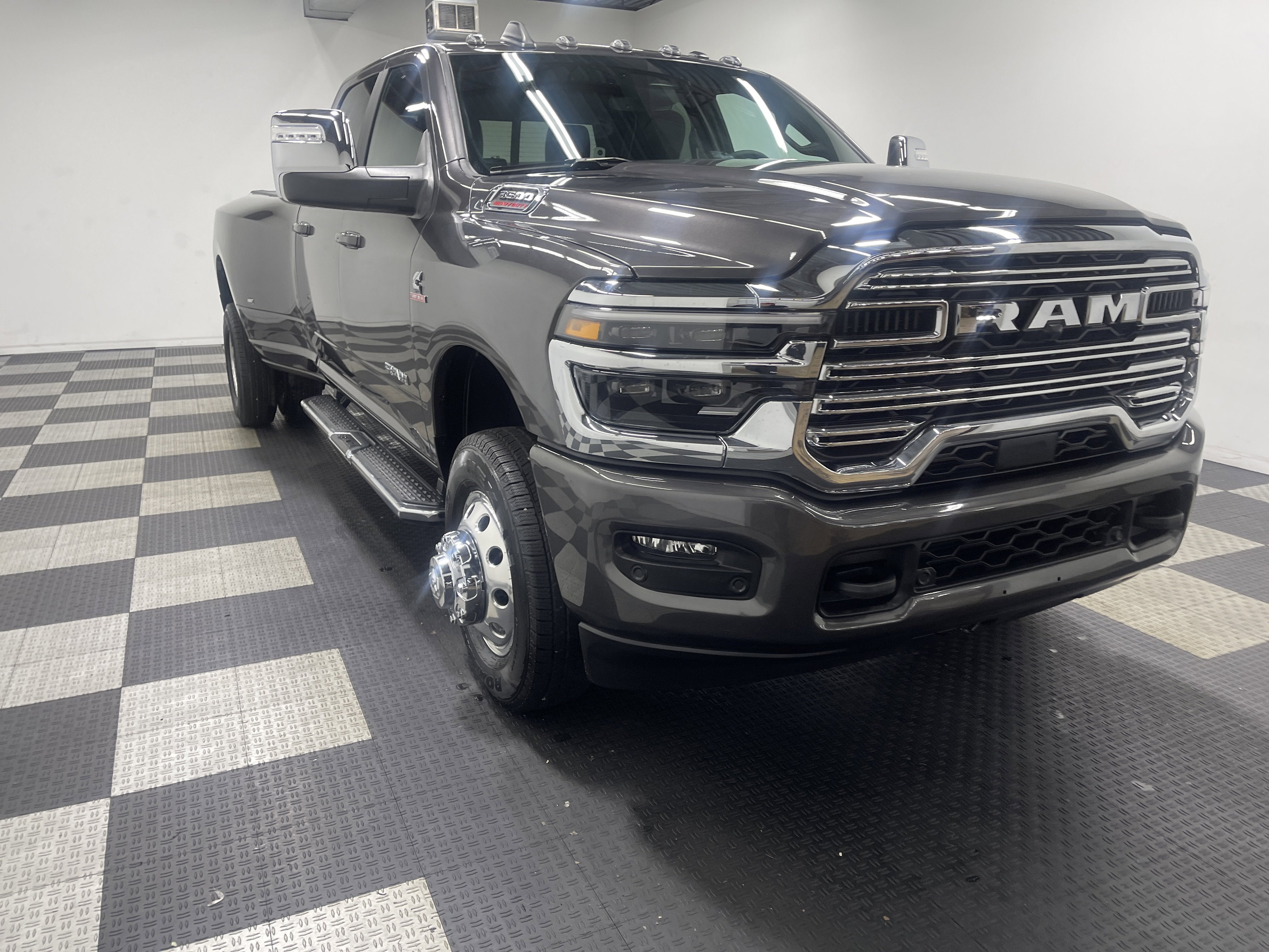 2026 RAM Ram 3500 RAM 3500 LARAMIE CREW CAB 4X4 8' BOX