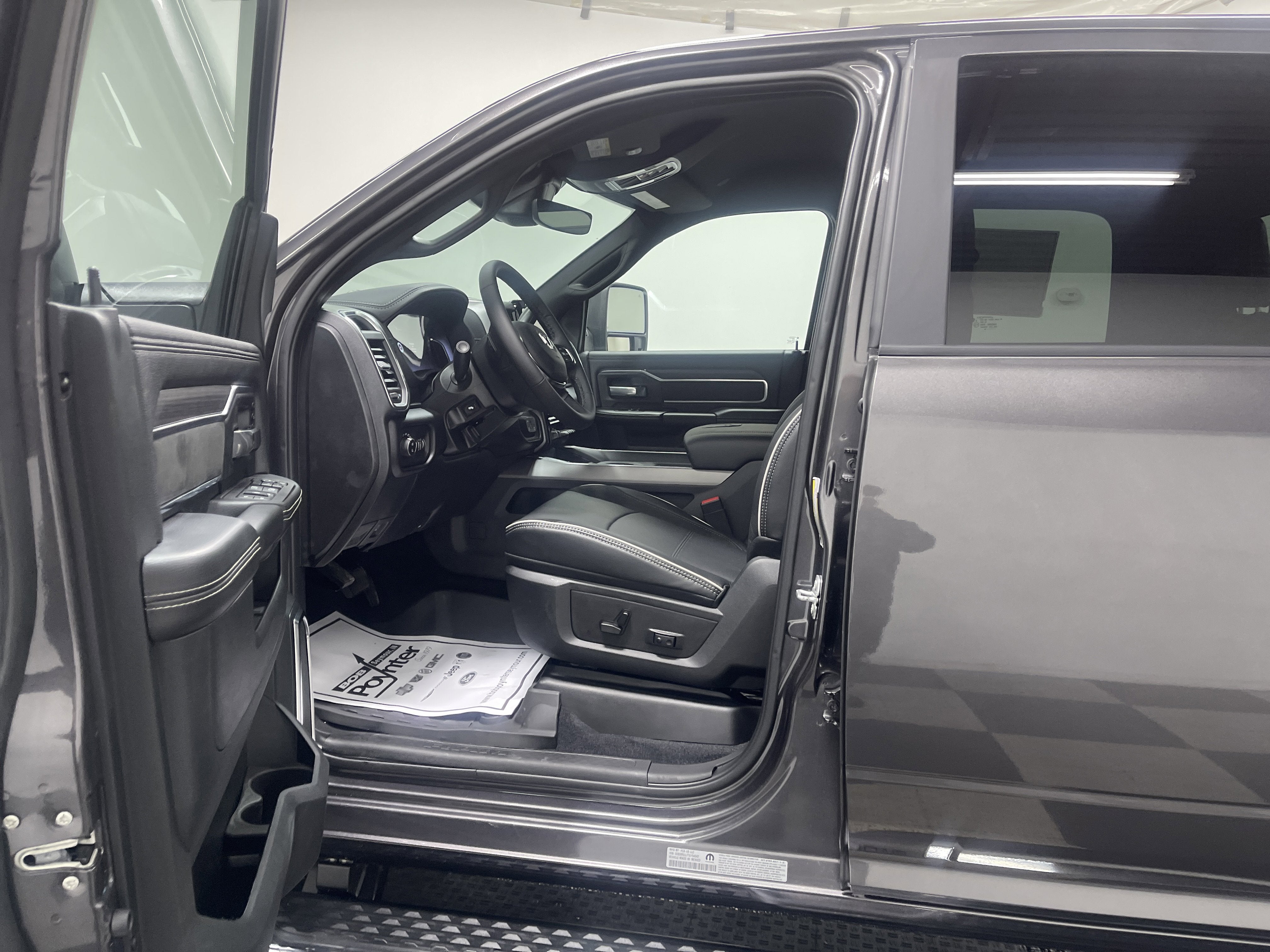 2026 RAM Ram 3500 RAM 3500 LARAMIE CREW CAB 4X4 8' BOX