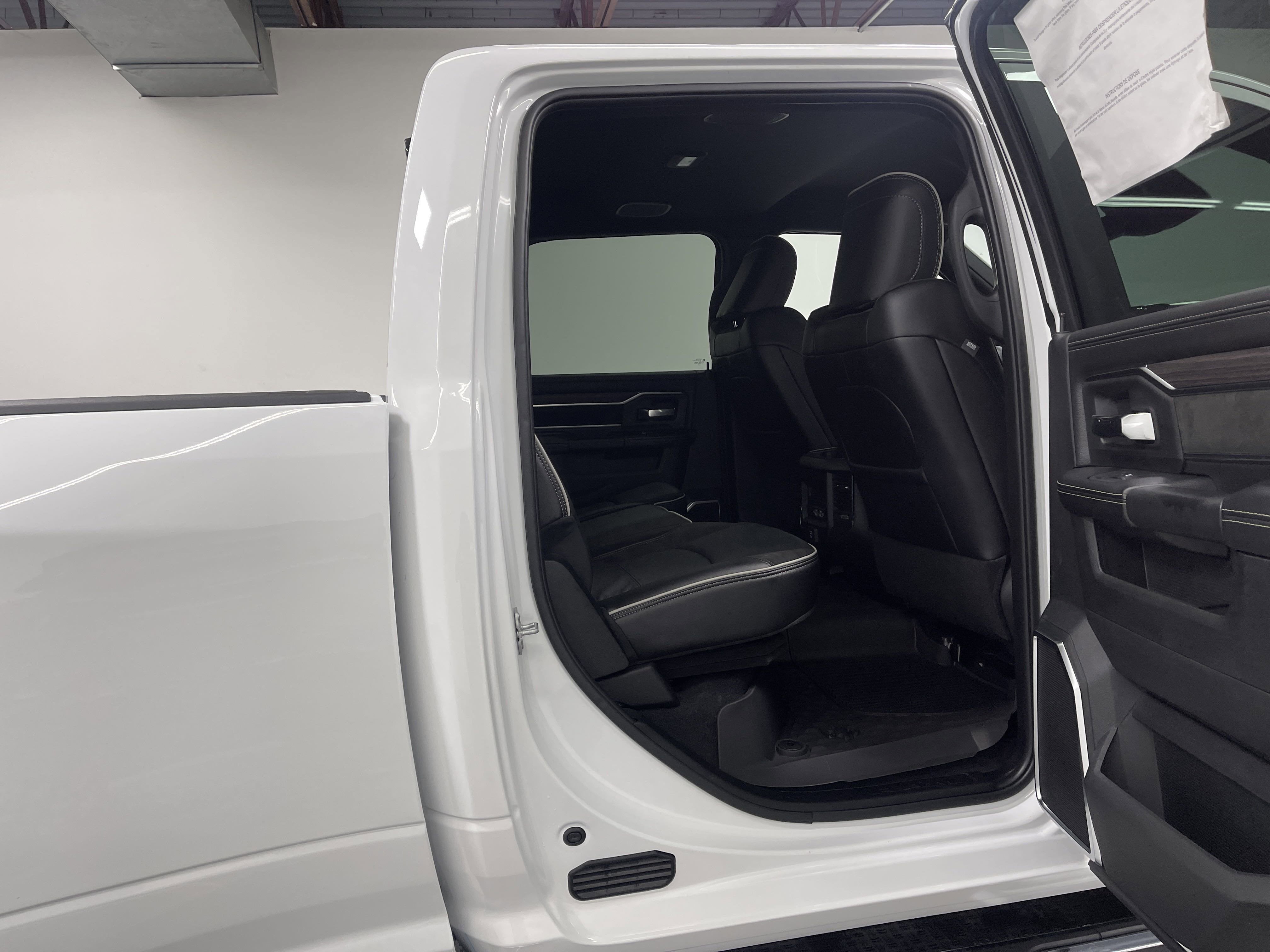 2025 RAM Ram 3500 RAM 3500 LARAMIE CREW CAB 4X4 8' BOX