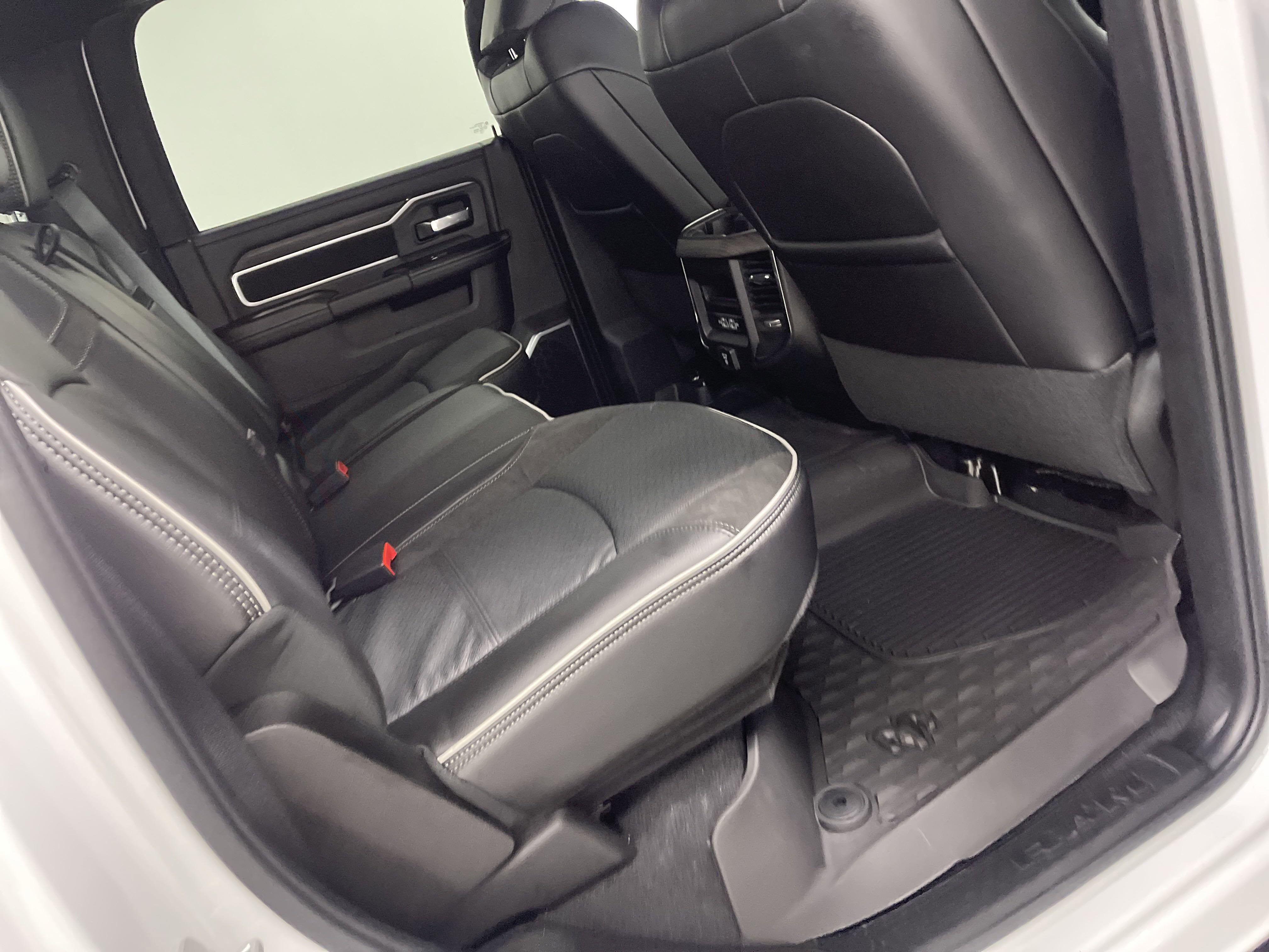 2025 RAM Ram 3500 RAM 3500 LARAMIE CREW CAB 4X4 8' BOX