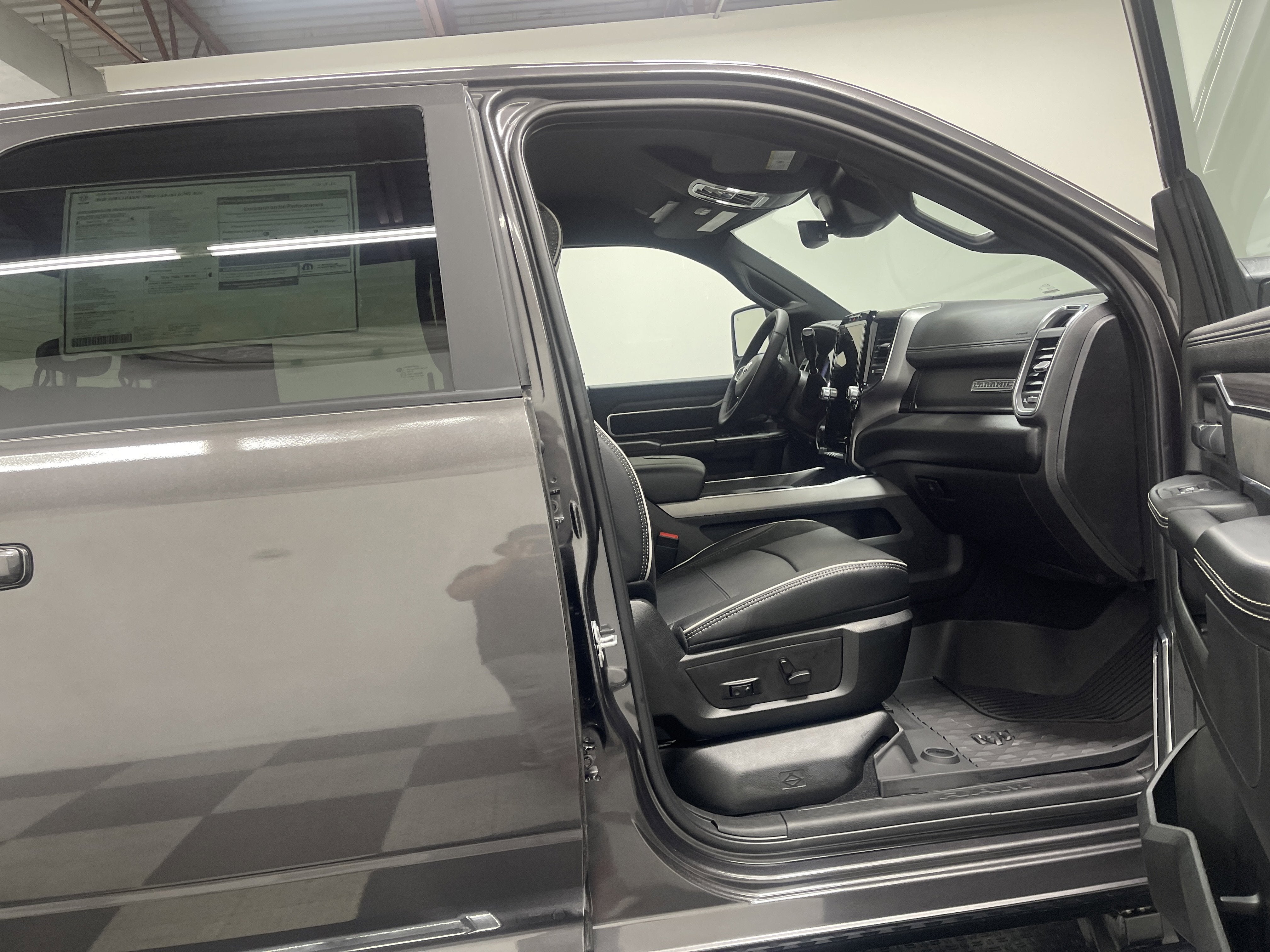 2026 RAM Ram 3500 RAM 3500 LARAMIE CREW CAB 4X4 8' BOX