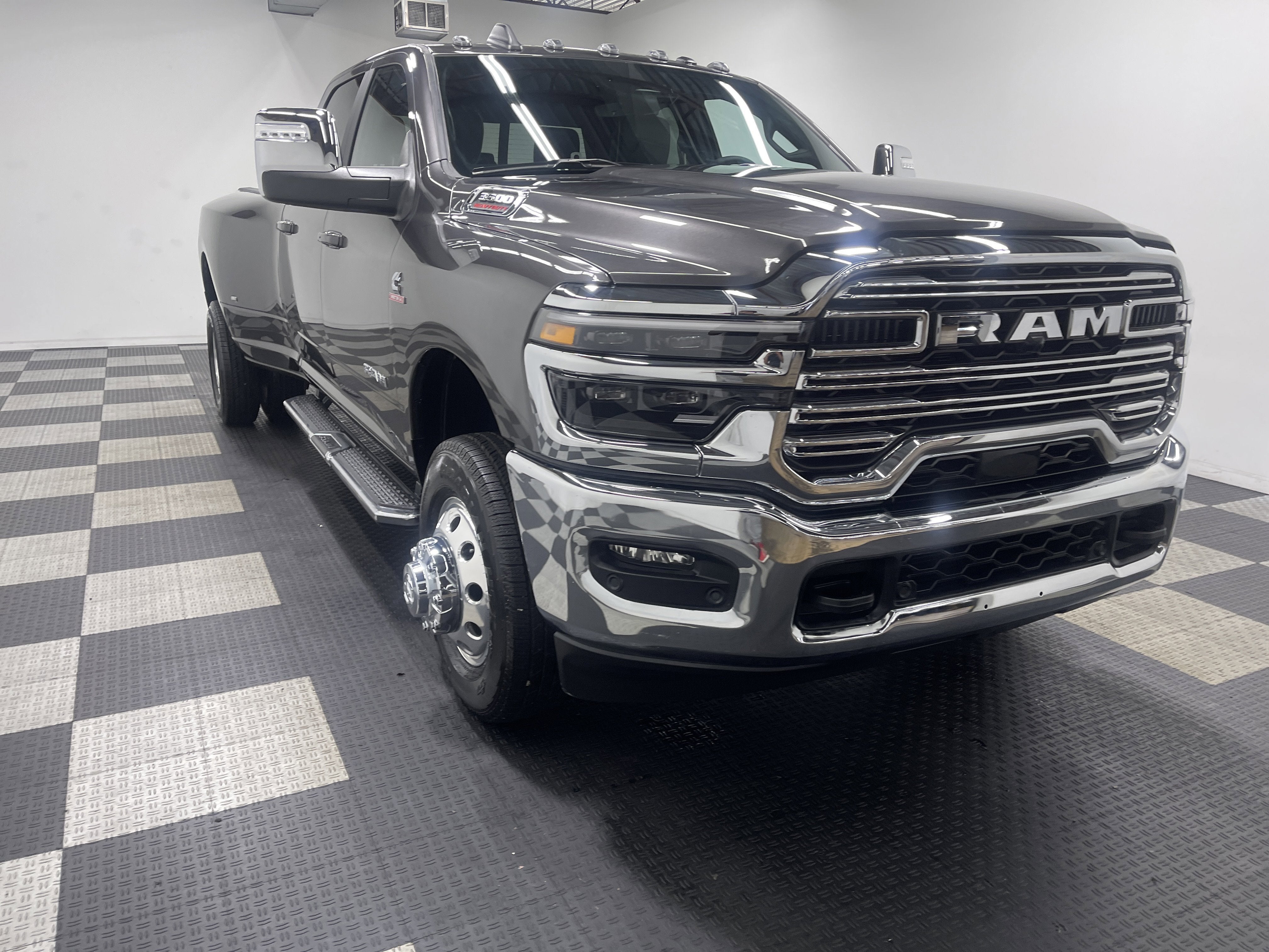 2026 RAM Ram 3500 RAM 3500 LARAMIE CREW CAB 4X4 8' BOX