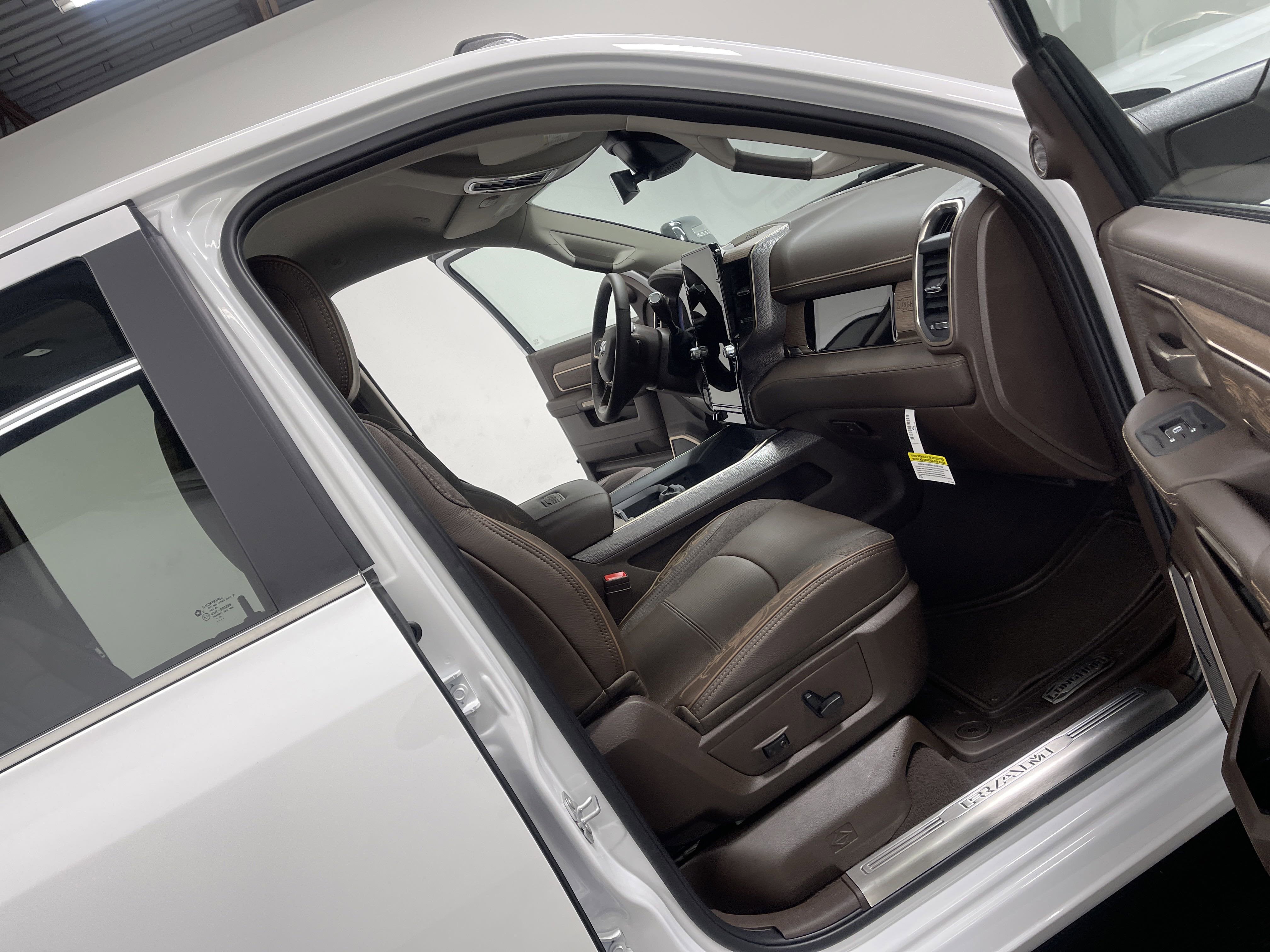 2025 RAM Ram 3500 RAM 3500 LIMITED LONGHORN CREW CAB 4X4 8' BOX