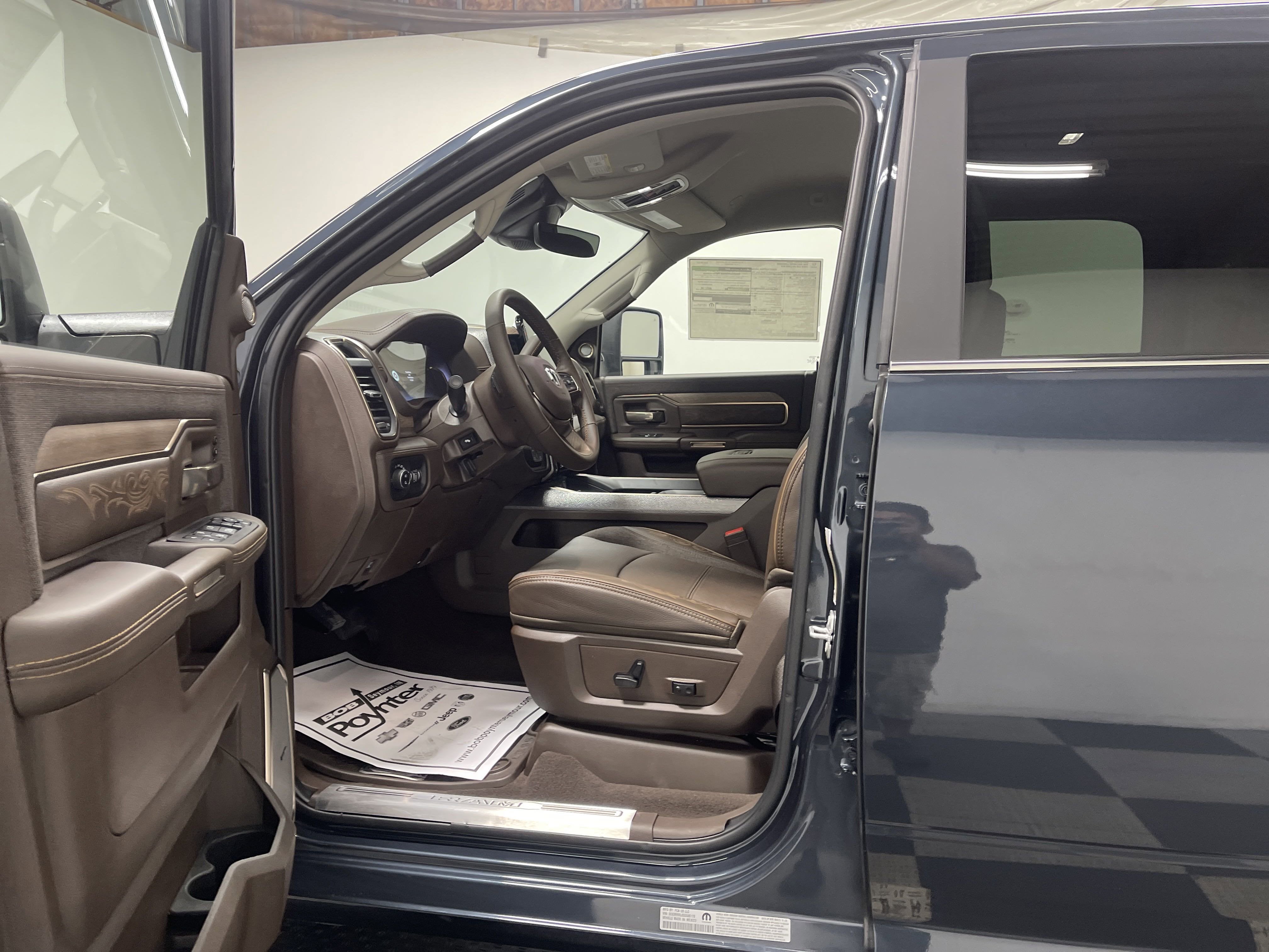 2025 RAM Ram 3500 RAM 3500 LIMITED LONGHORN CREW CAB 4X4 8' BOX