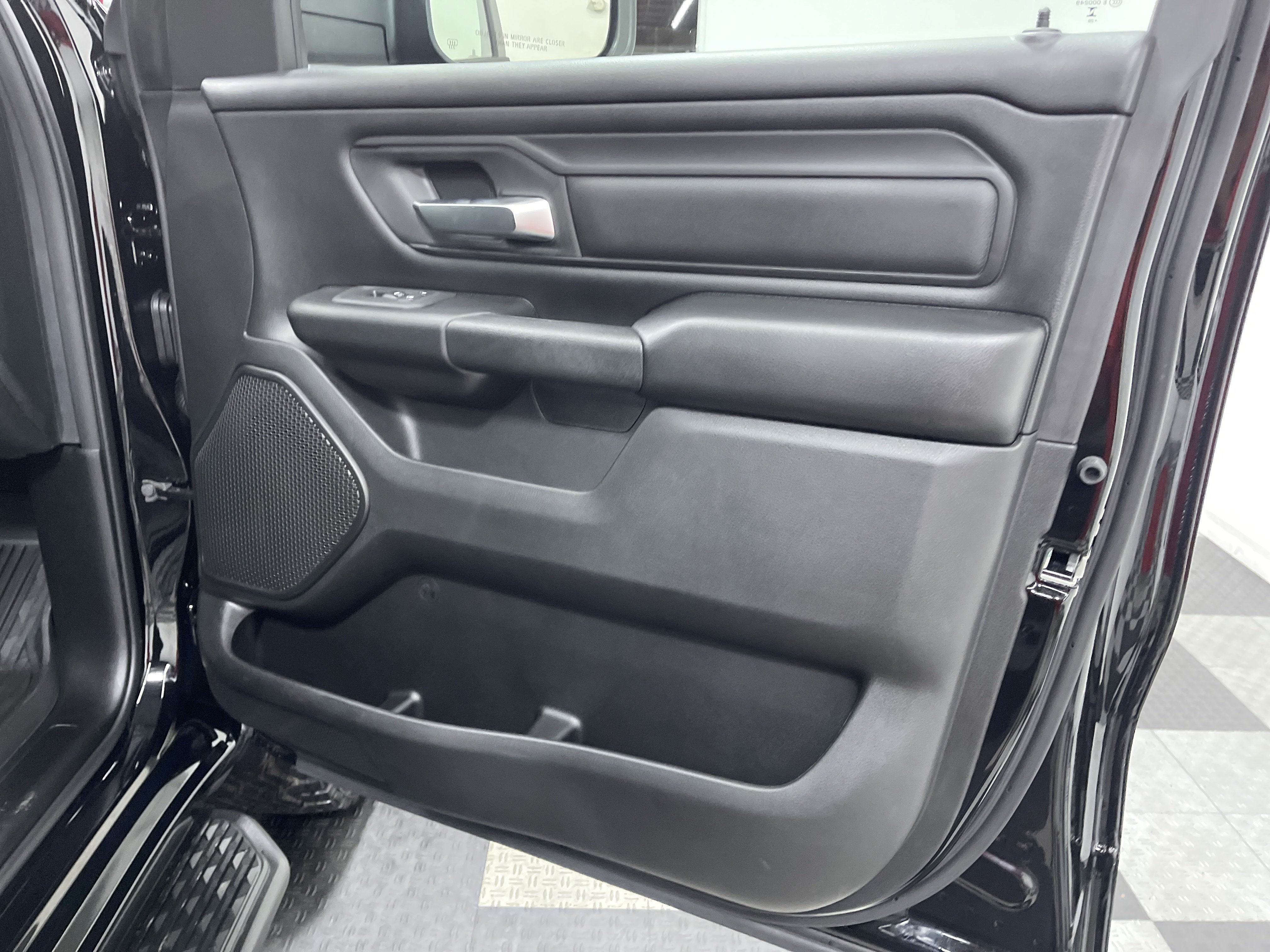 2026 RAM 1500 RAM 1500 WARLOCK CREW CAB 4X4 5'7' BOX