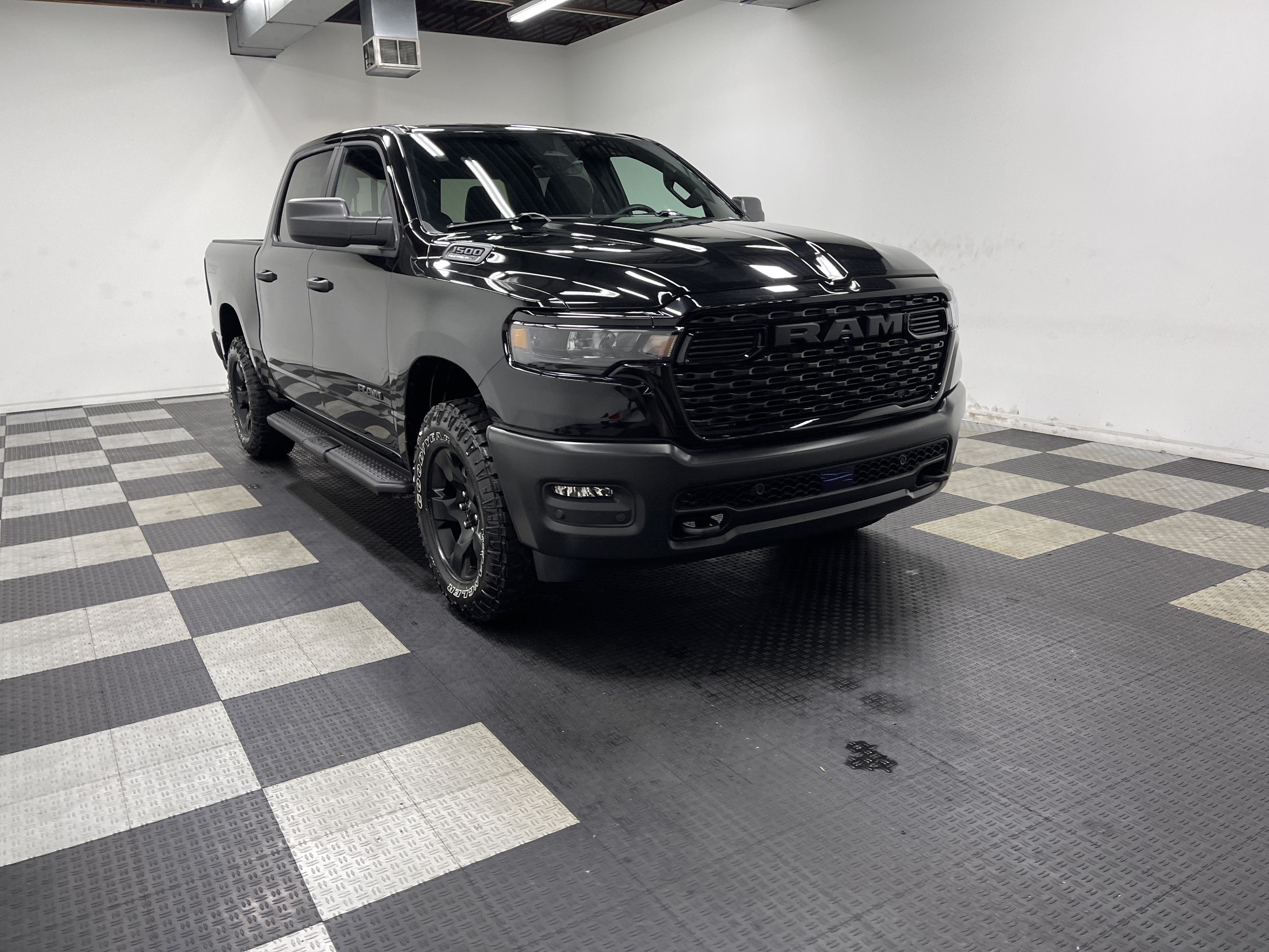 2026 RAM 1500 RAM 1500 WARLOCK CREW CAB 4X4 5'7' BOX