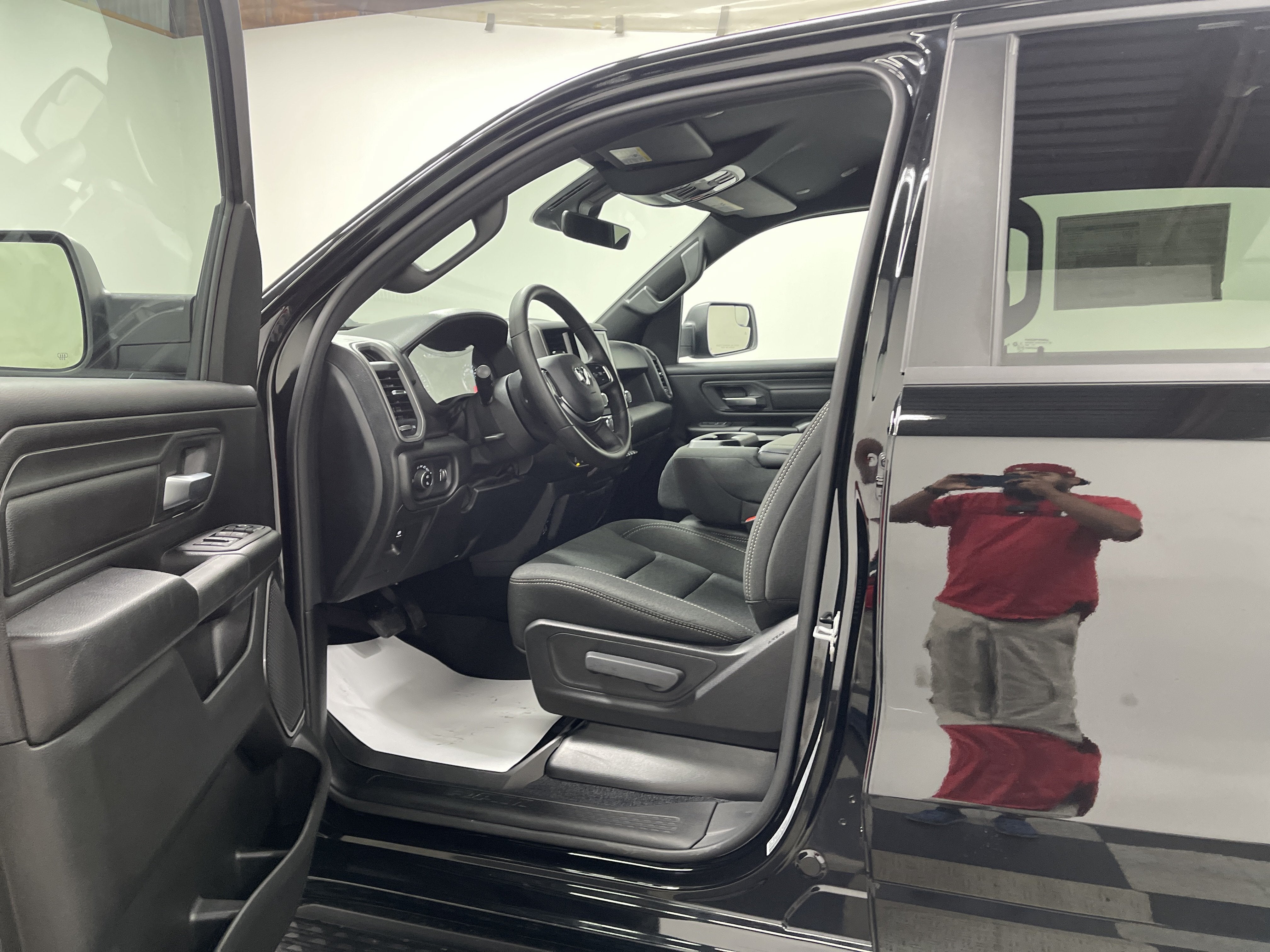 2026 RAM 1500 RAM 1500 WARLOCK CREW CAB 4X4 5'7' BOX