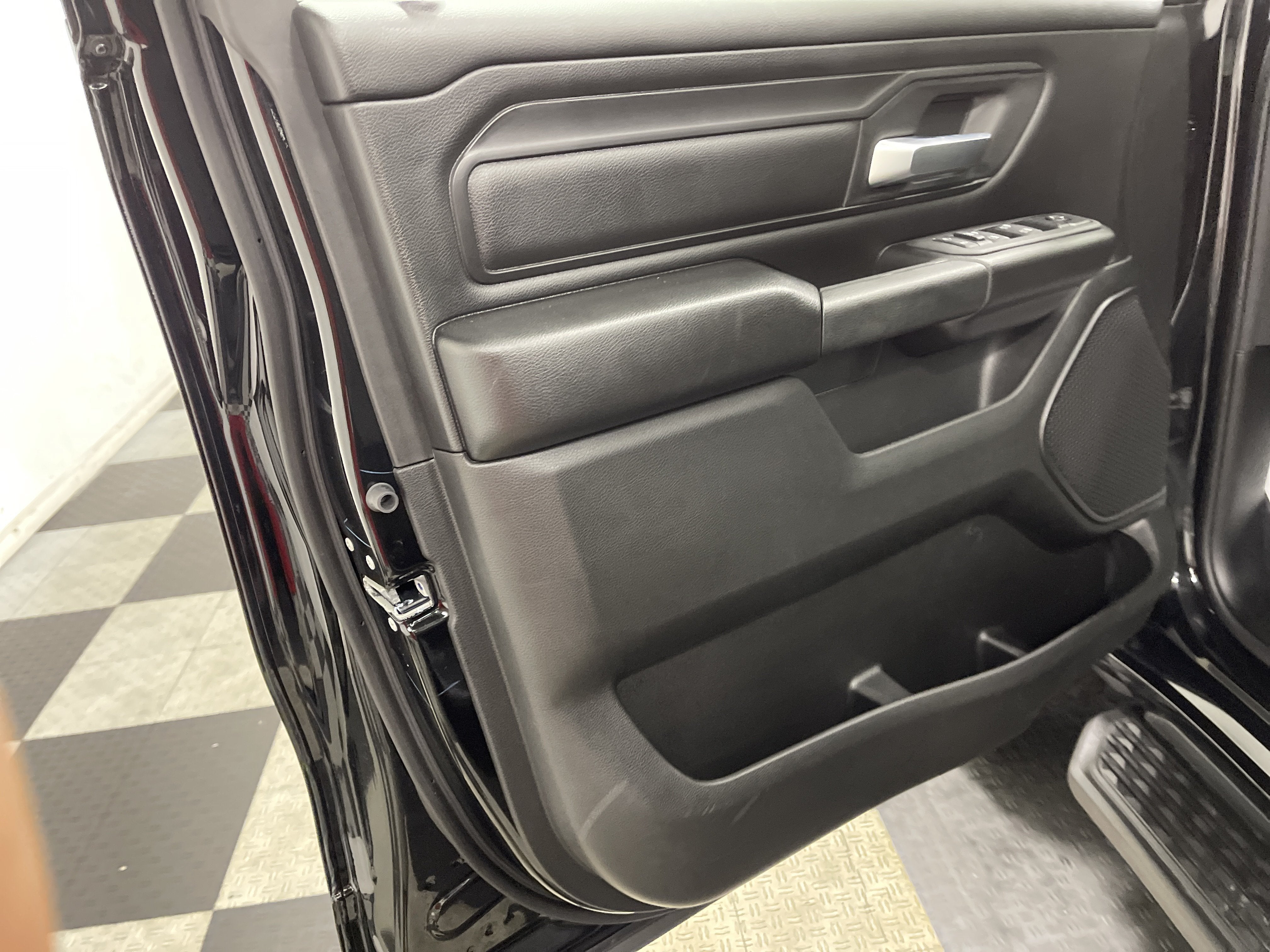 2026 RAM 1500 RAM 1500 WARLOCK CREW CAB 4X4 5'7' BOX