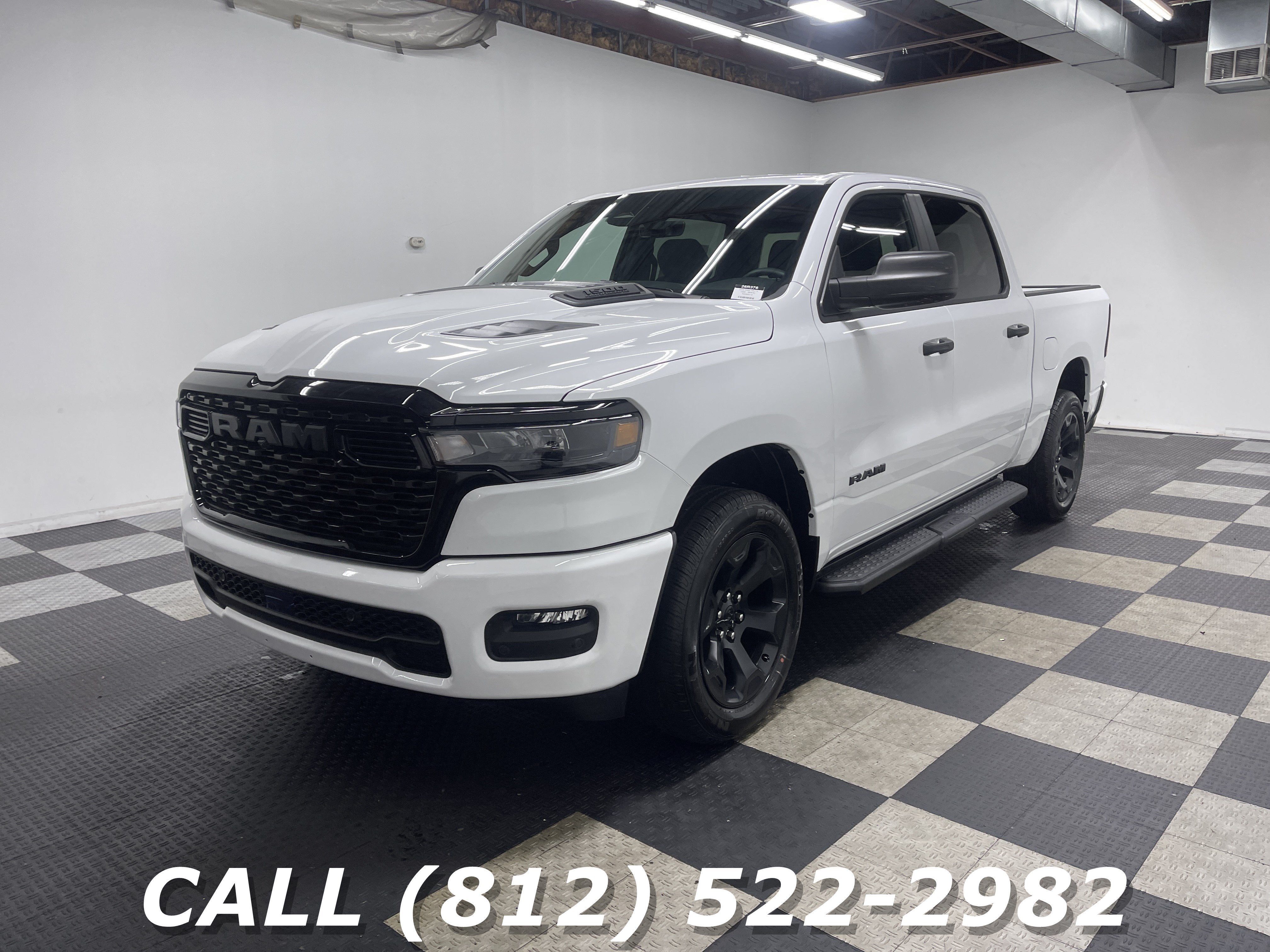 2026 RAM 1500 RAM 1500 EXPRESS CREW CAB 4X4 5'7' BOX