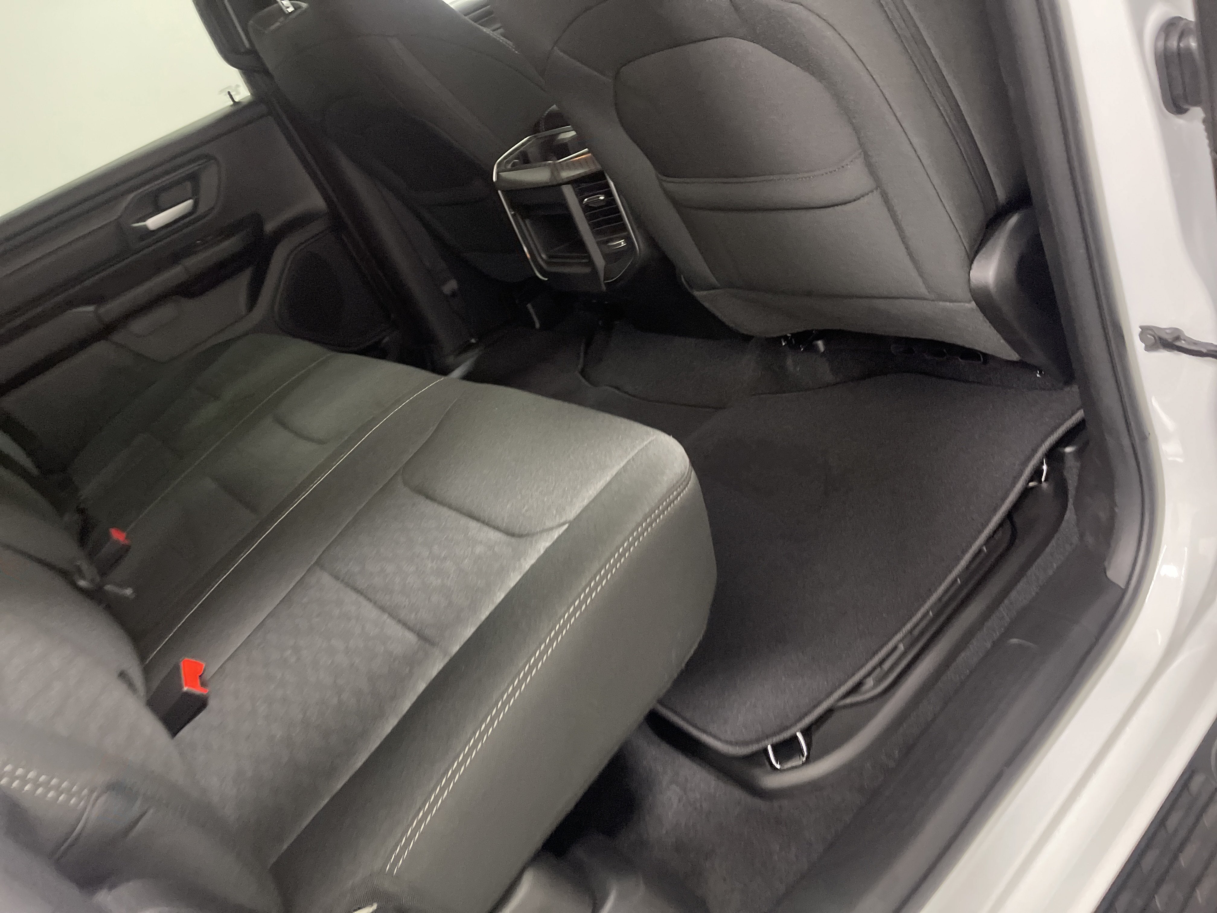 2026 RAM 1500 RAM 1500 EXPRESS CREW CAB 4X4 5'7' BOX