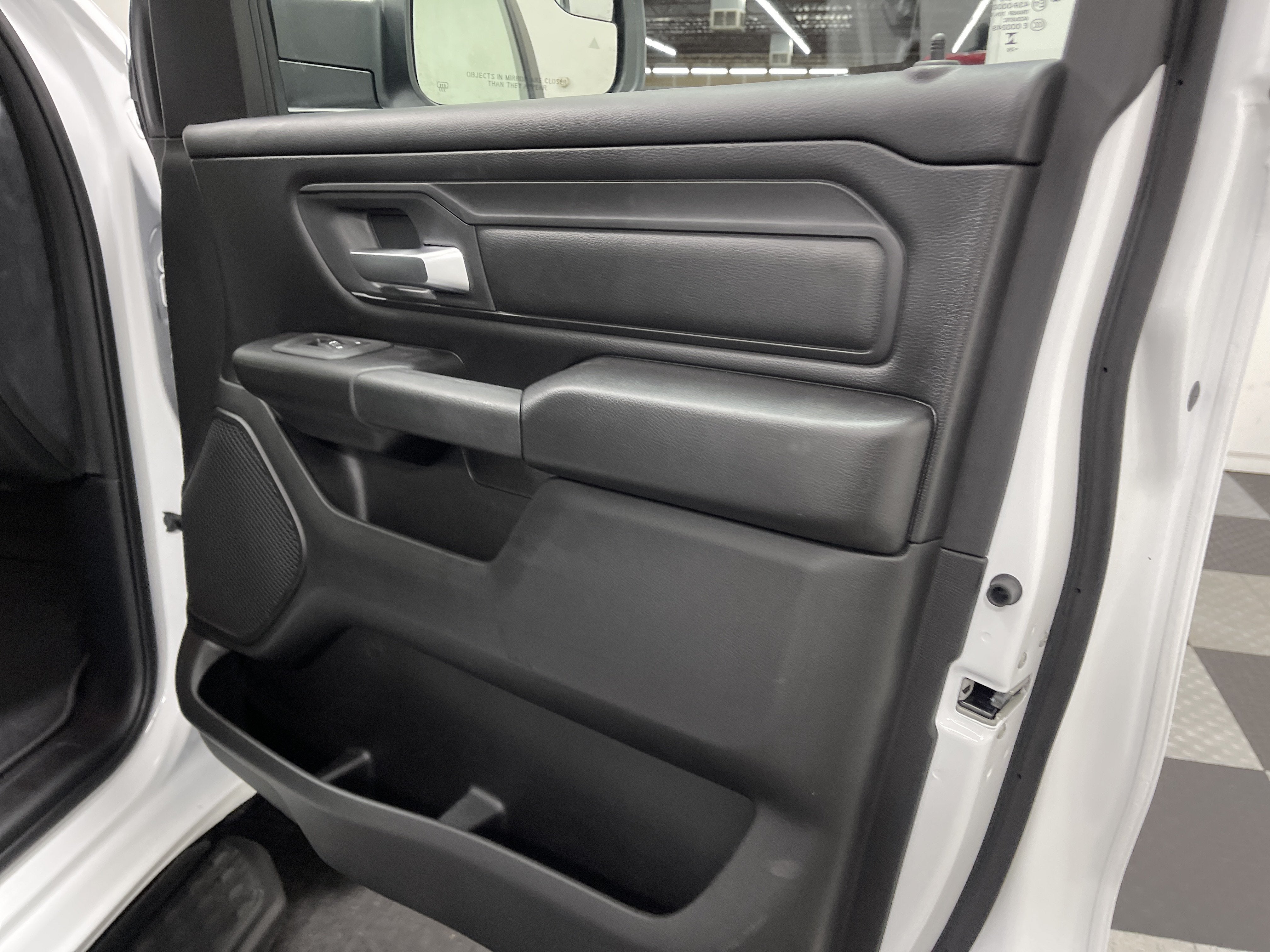 2026 RAM 1500 RAM 1500 EXPRESS CREW CAB 4X4 5'7' BOX