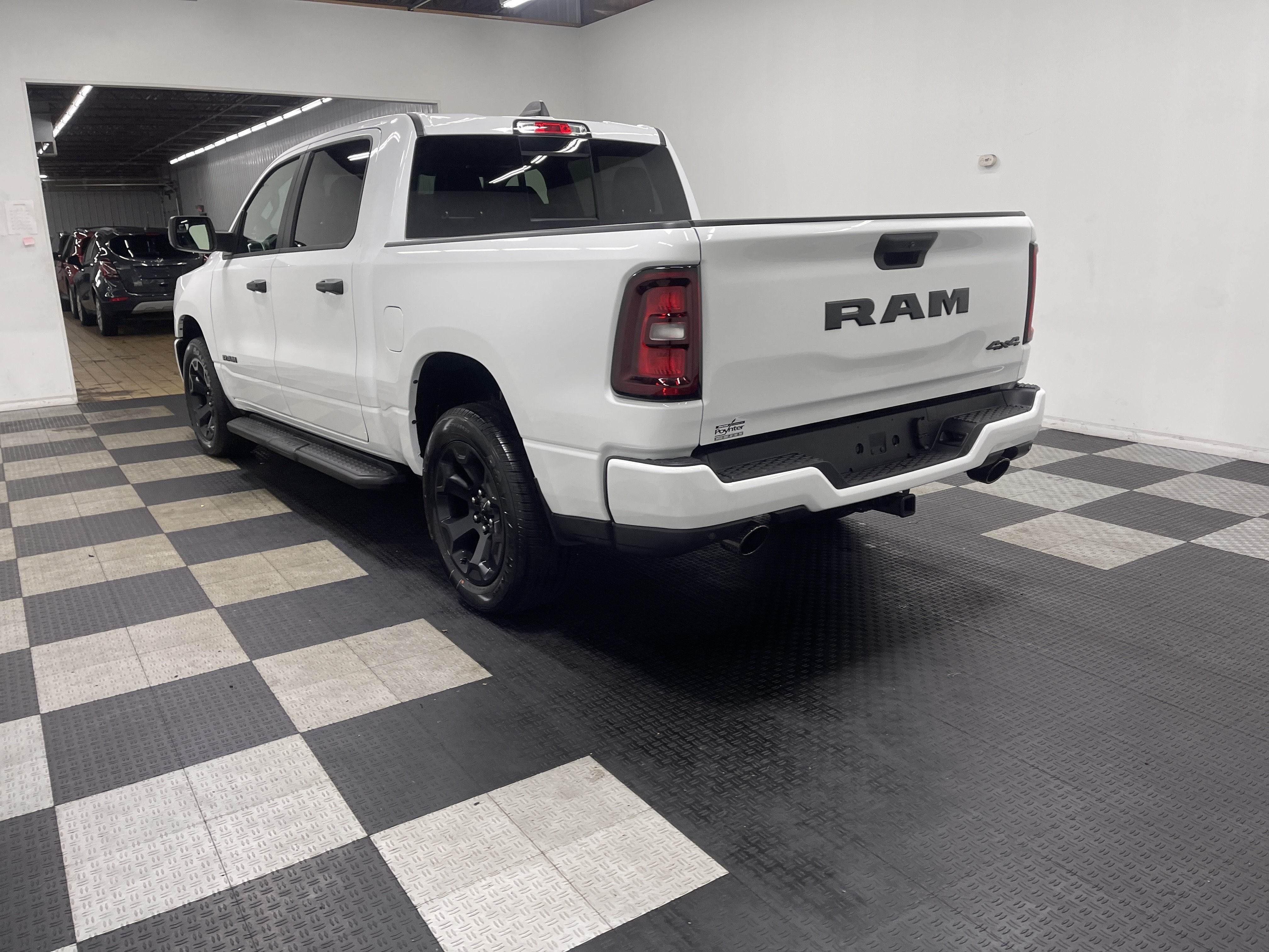 2026 RAM 1500 RAM 1500 EXPRESS CREW CAB 4X4 5'7' BOX