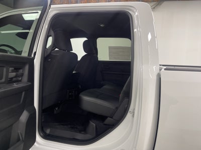 2026 RAM Ram 2500 RAM 2500 BLACK EXPRESS CREW CAB 4X4 6'4' BOX