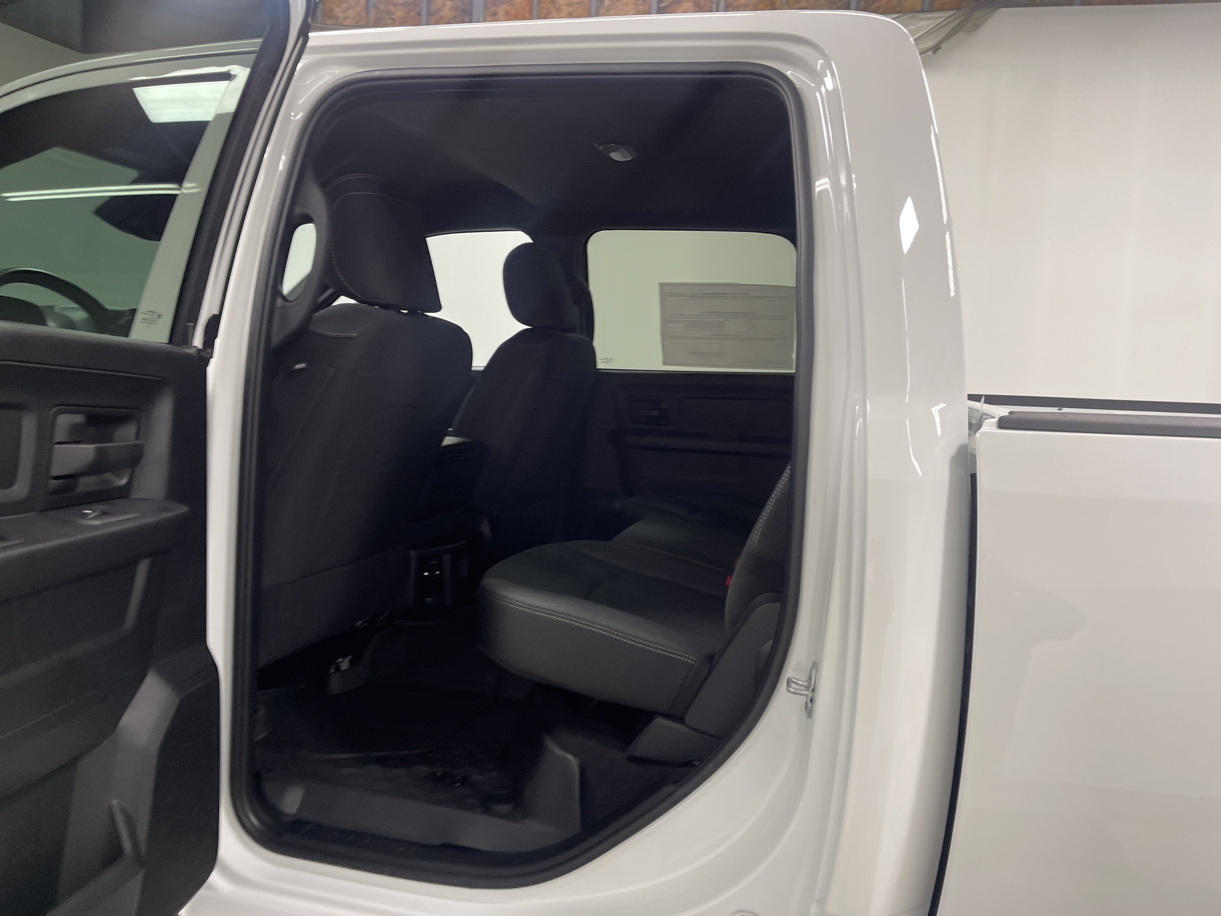 2026 RAM Ram 2500 RAM 2500 BLACK EXPRESS CREW CAB 4X4 6'4' BOX