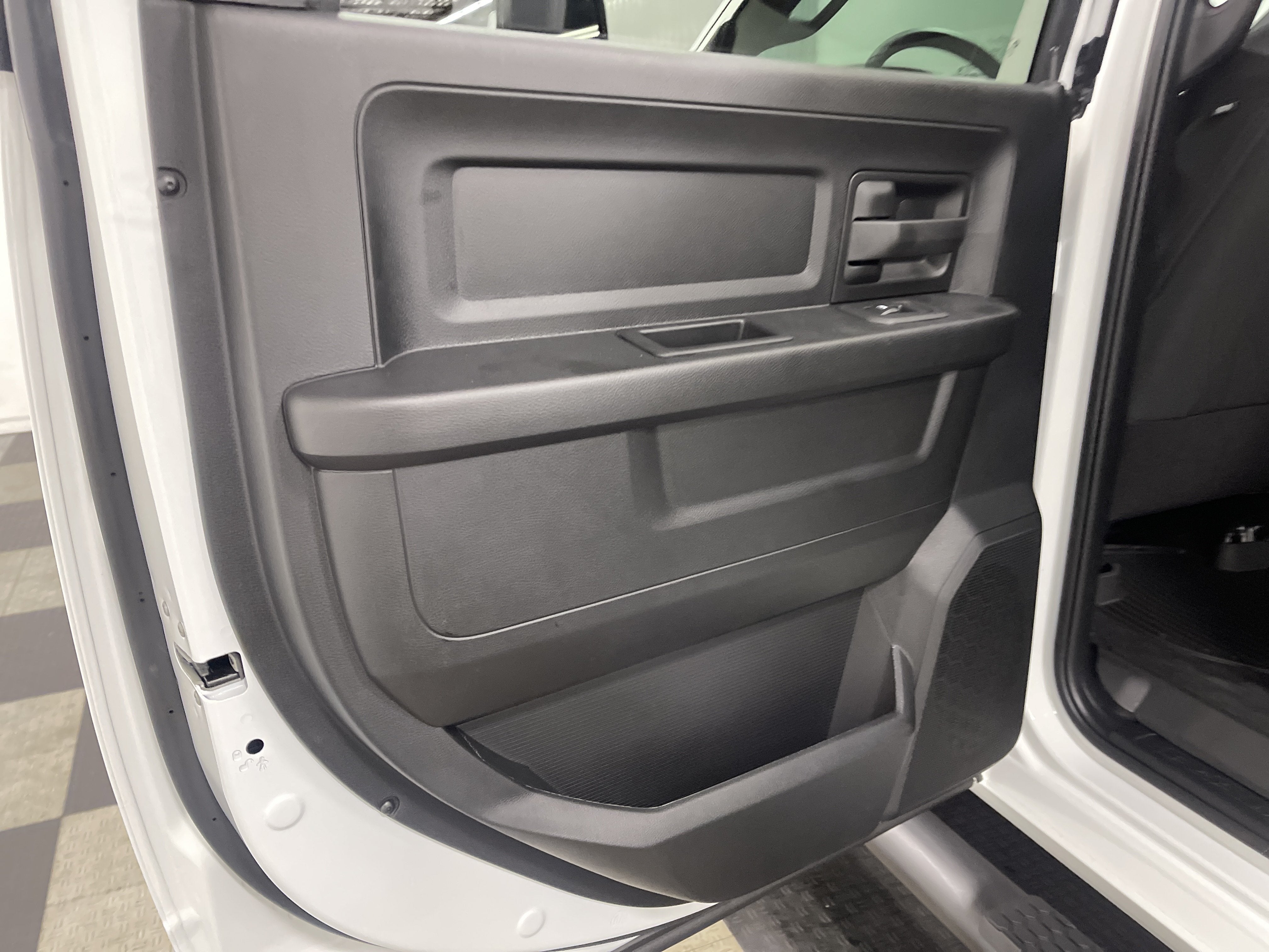 2026 RAM Ram 2500 RAM 2500 BLACK EXPRESS CREW CAB 4X4 6'4' BOX