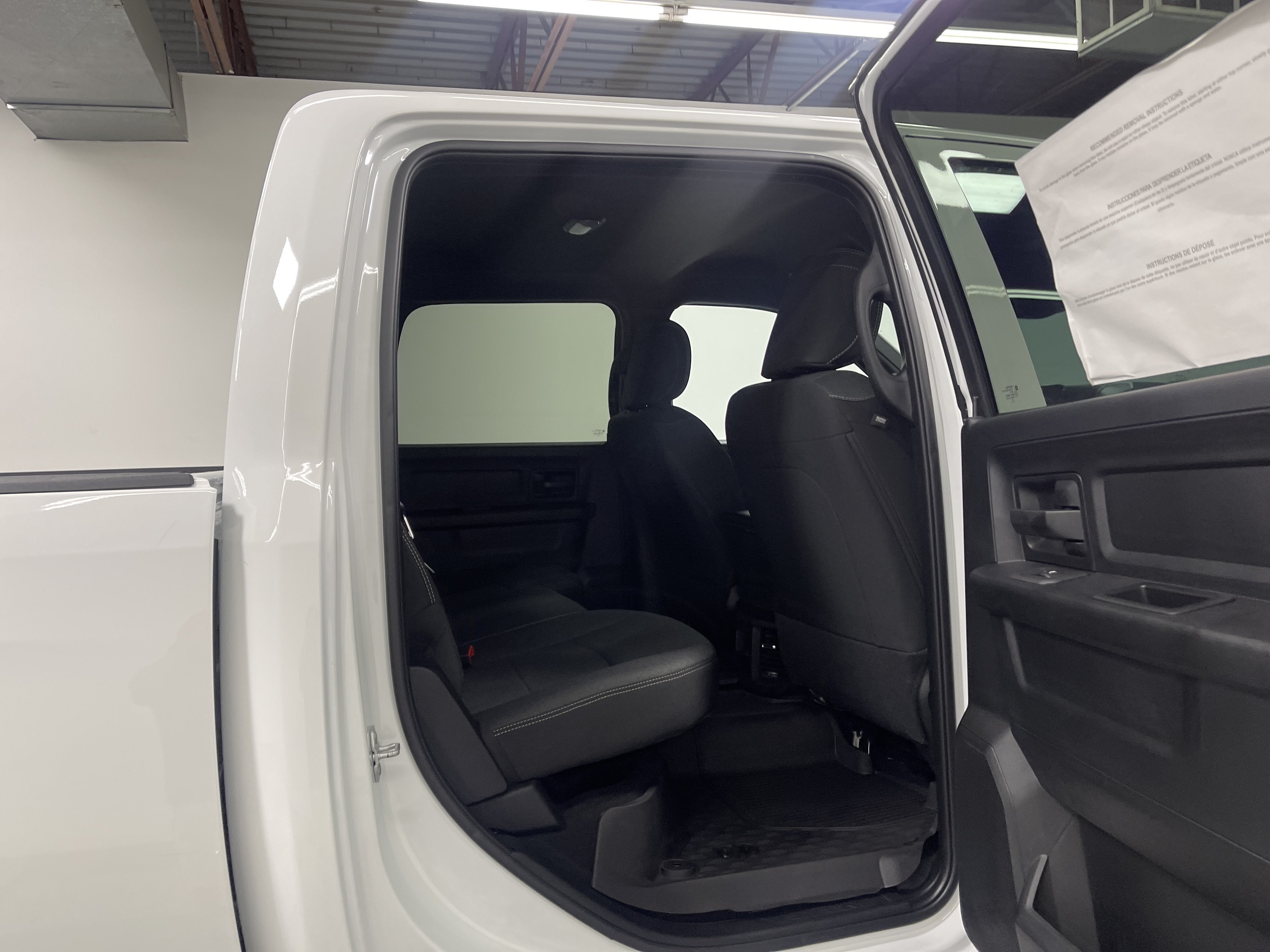 2026 RAM Ram 2500 RAM 2500 BLACK EXPRESS CREW CAB 4X4 6'4' BOX