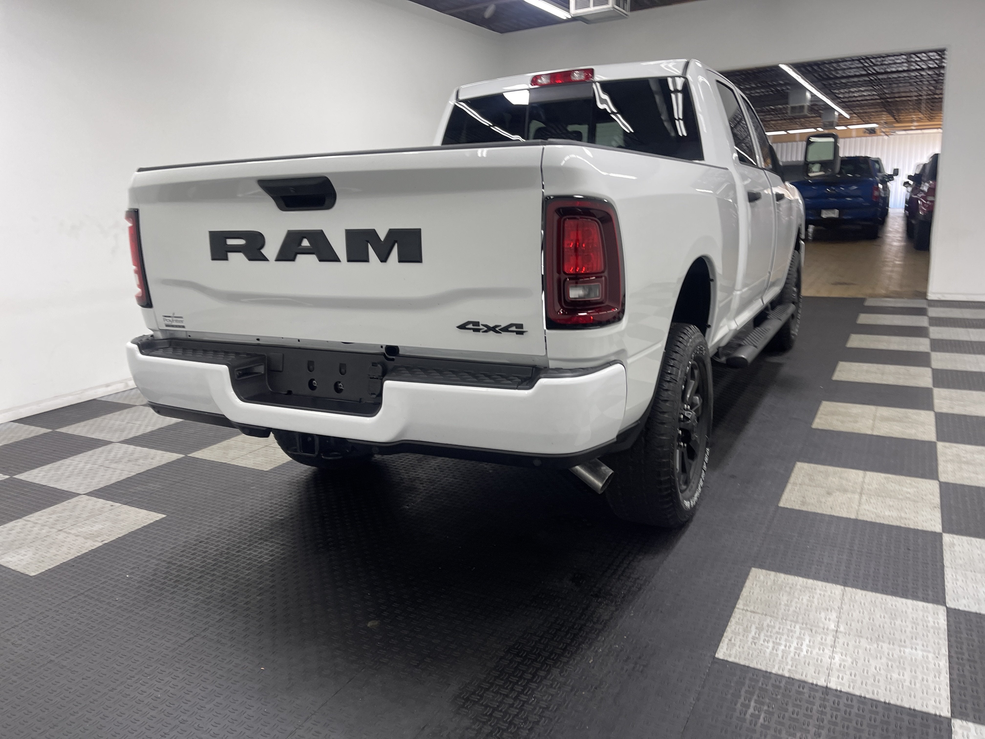 2026 RAM Ram 2500 RAM 2500 BLACK EXPRESS CREW CAB 4X4 6'4' BOX