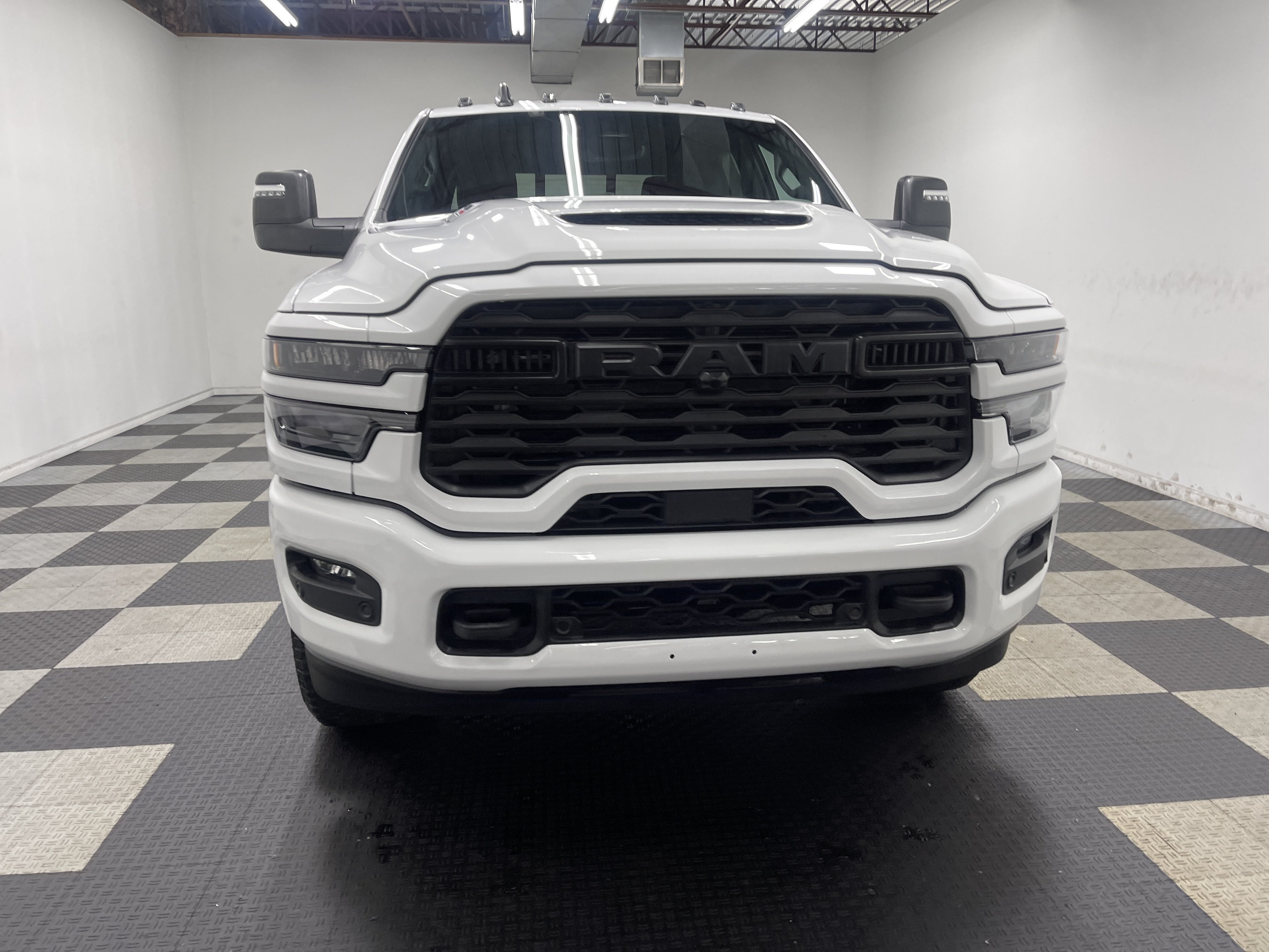 2026 RAM Ram 2500 RAM 2500 BLACK EXPRESS CREW CAB 4X4 6'4' BOX