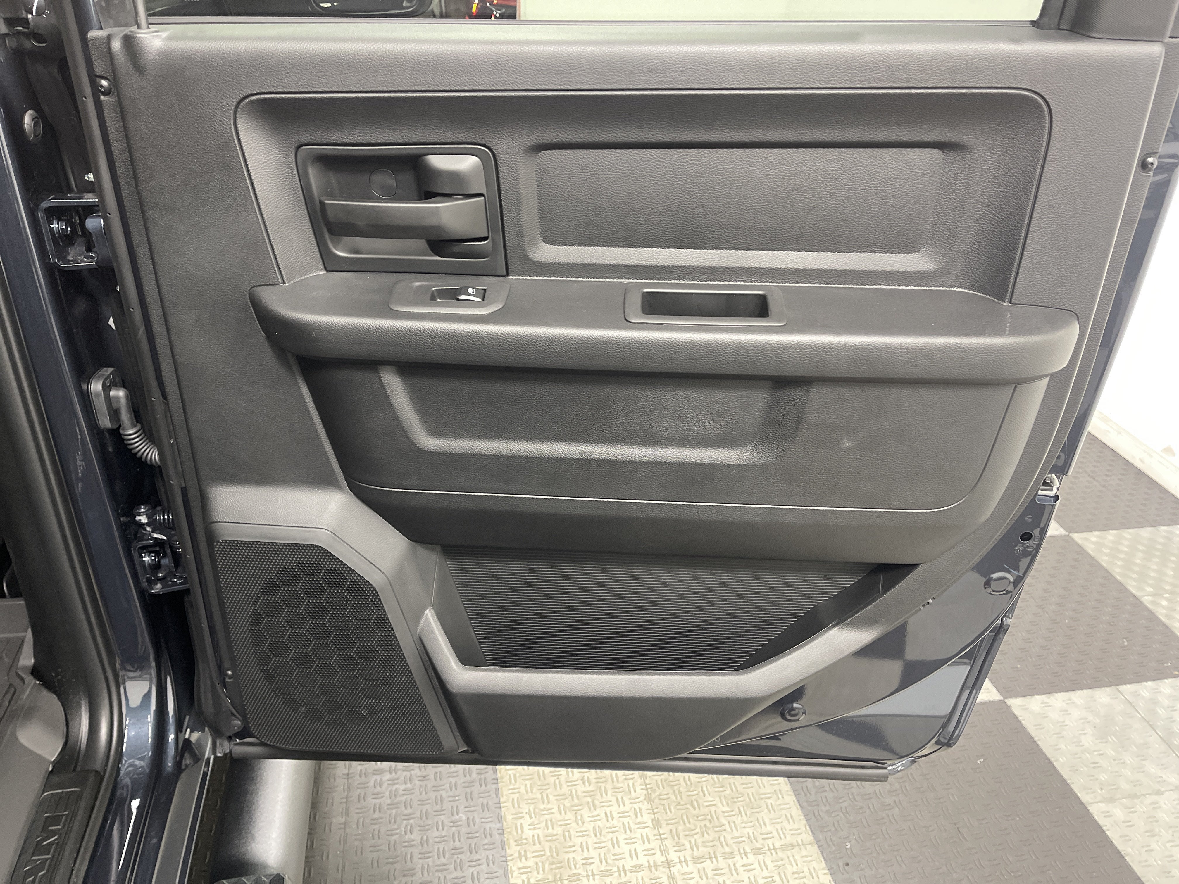 2027 RAM Ram 2500 RAM 2500 WARLOCK CREW CAB 4X4 6'4' BOX