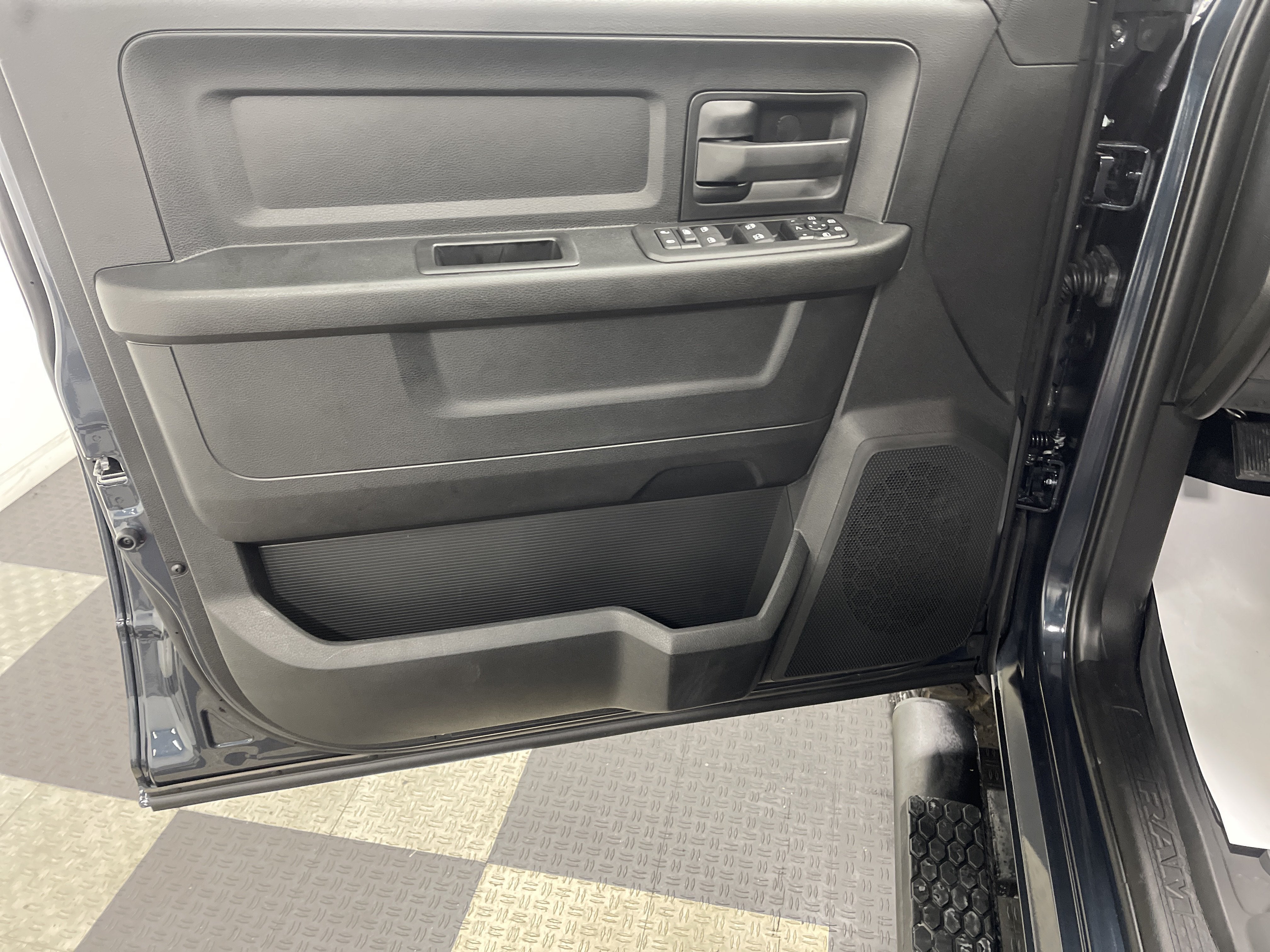 2027 RAM Ram 2500 RAM 2500 WARLOCK CREW CAB 4X4 6'4' BOX