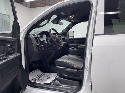 2026 RAM Ram 5500 Chassis Cab RAM 5500 TRADESMAN CHASSIS CREW CAB 4X4 84' CA