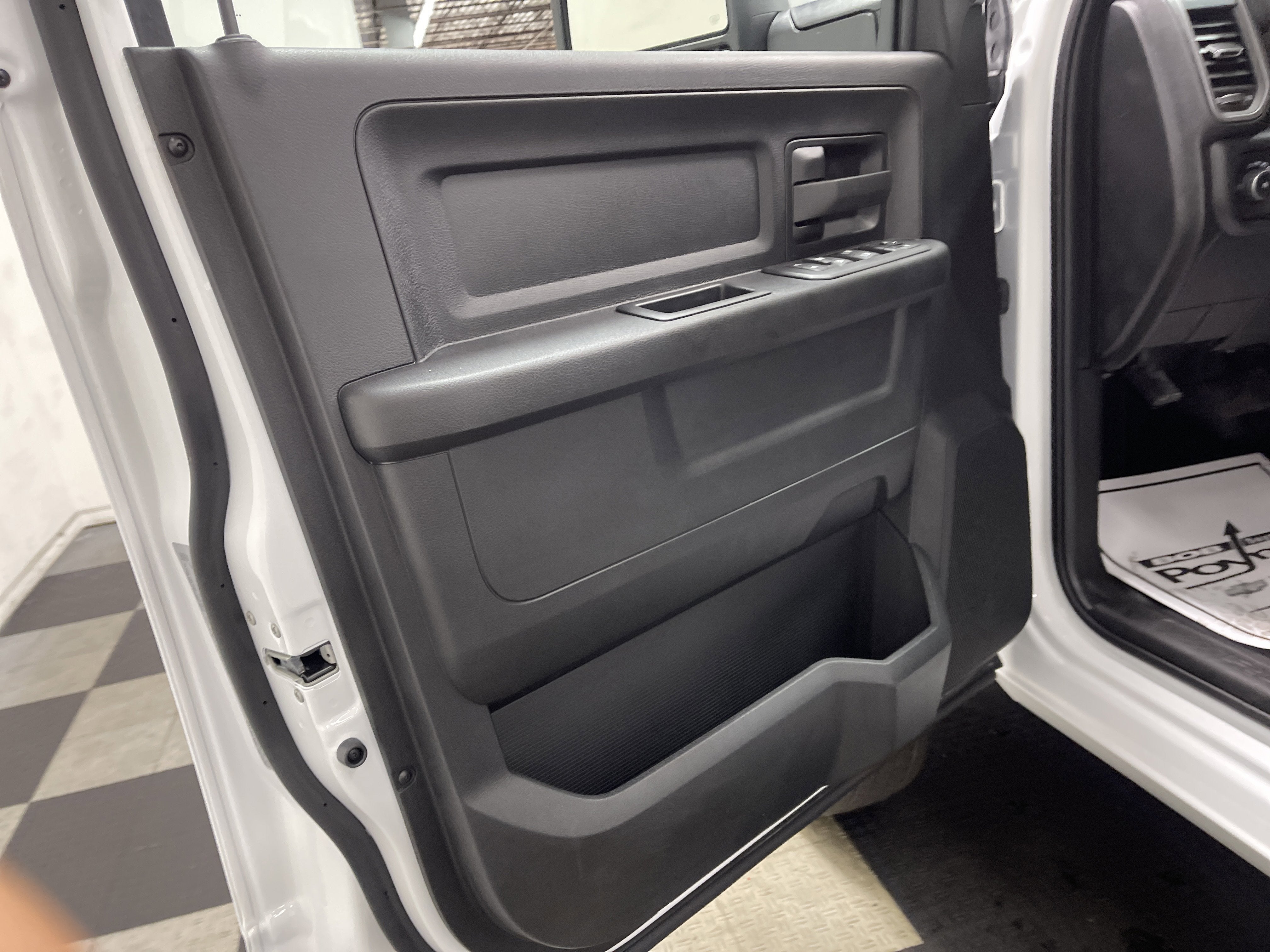 2026 RAM Ram 5500 Chassis Cab RAM 5500 TRADESMAN CHASSIS CREW CAB 4X4 84' CA