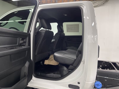 2026 RAM 5500 Chassis RAM 5500 TRADESMAN CHASSIS CREW CAB 4X4 84' CA